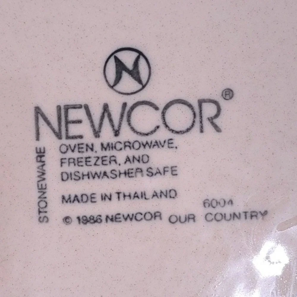 Vintage 1986 Newcor Our Country Stoneware Dinner Plates 6004 Set of 2 Folk Art
